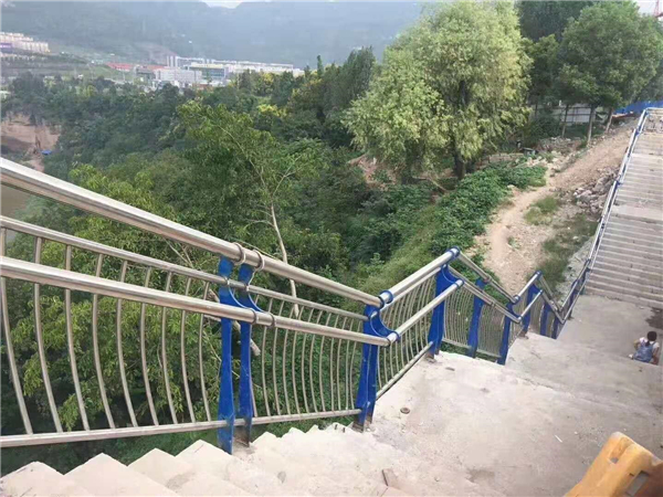 克孜勒苏柯尔克孜不锈钢桥梁栏杆